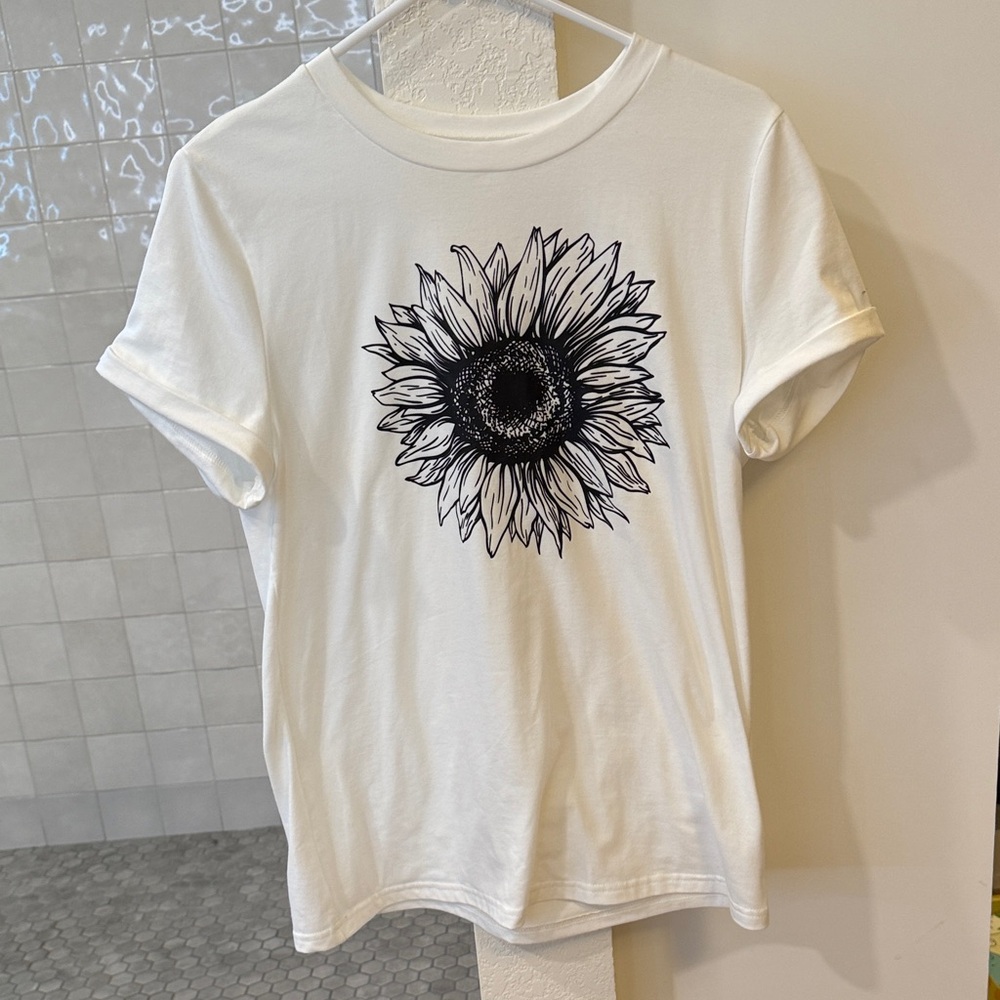 Sunflower Graphic Short Sleeve Tee
